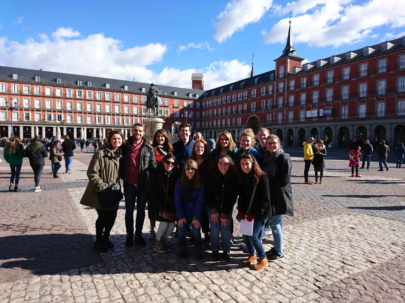 Group of people smiling posing.